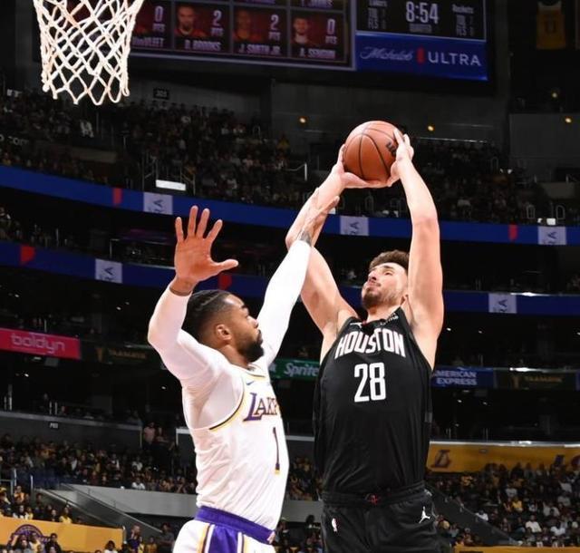 IAT以1
